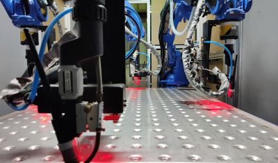 盟立机器人智能视觉补正TIG自动化焊接系统独步领先